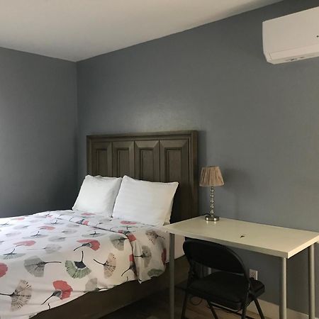 Room2 프리몬트 외부 사진